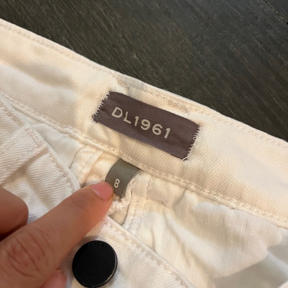 DL1961 Cream Flat Front Shorts - Picture 3 of 5